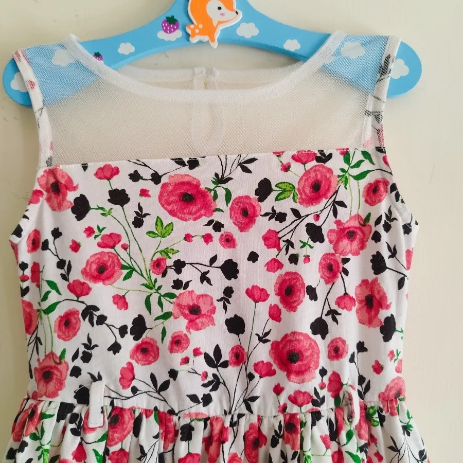 پیراهن دخترانه