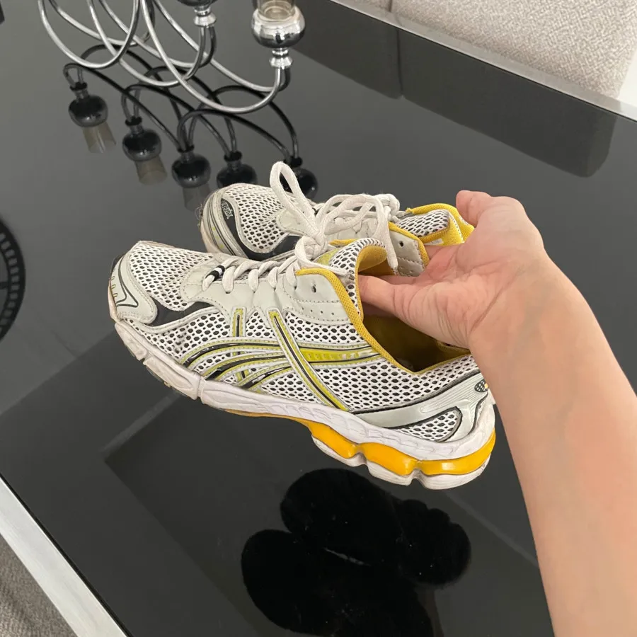 کتونی اصل asix