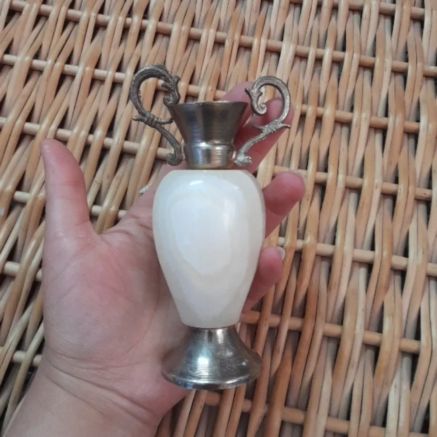 گلدان سنگی قدیمی