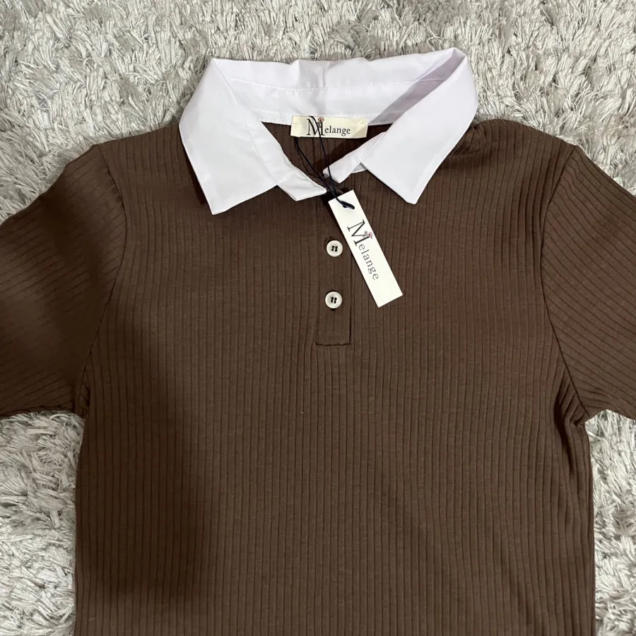 تیشرت قهوه ای یقه دار