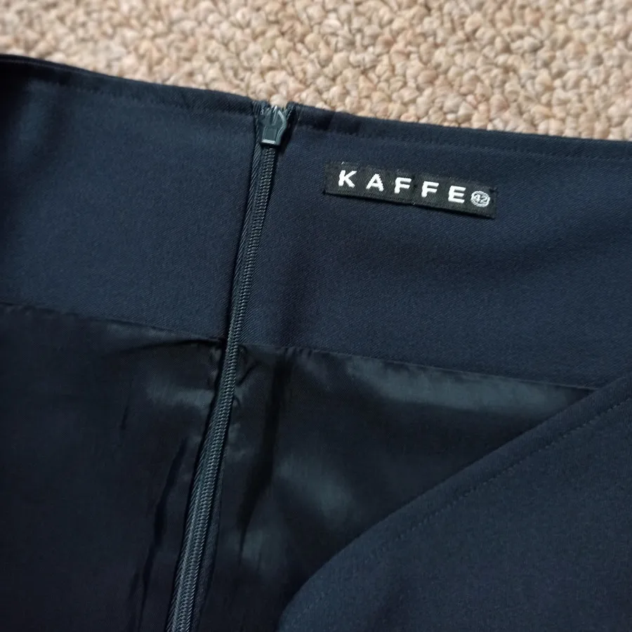 دامن سرمه‌ای