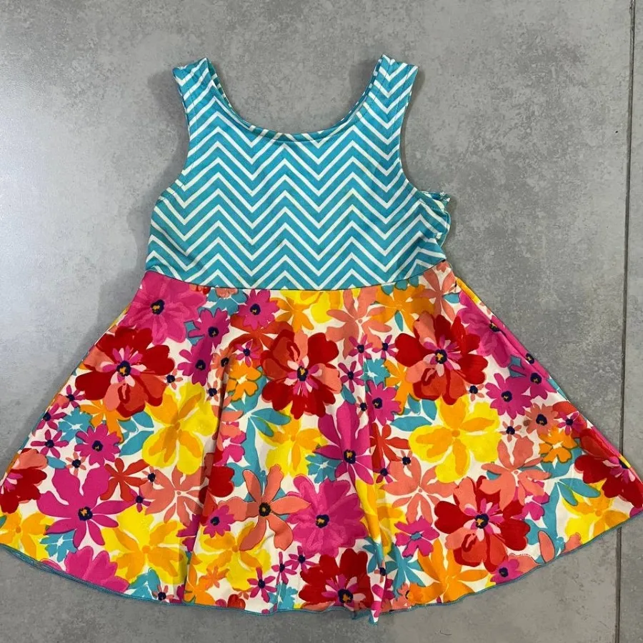 پیراهن دخترانه