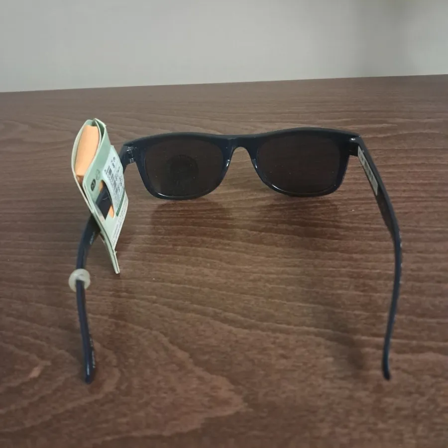 عینک آفتابی بچکاته