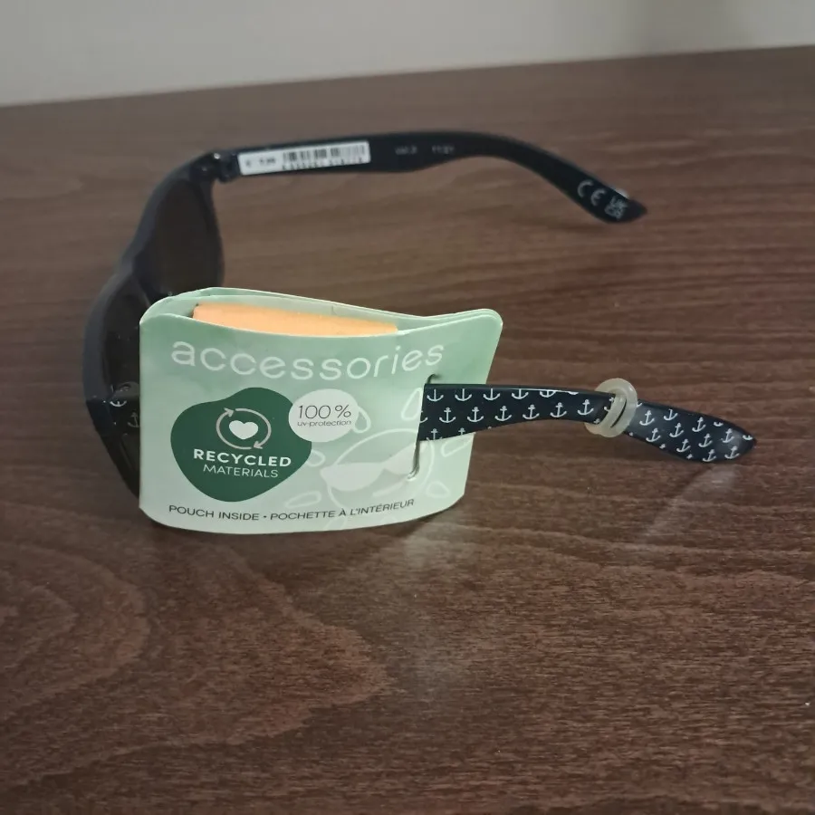 عینک آفتابی بچکاته