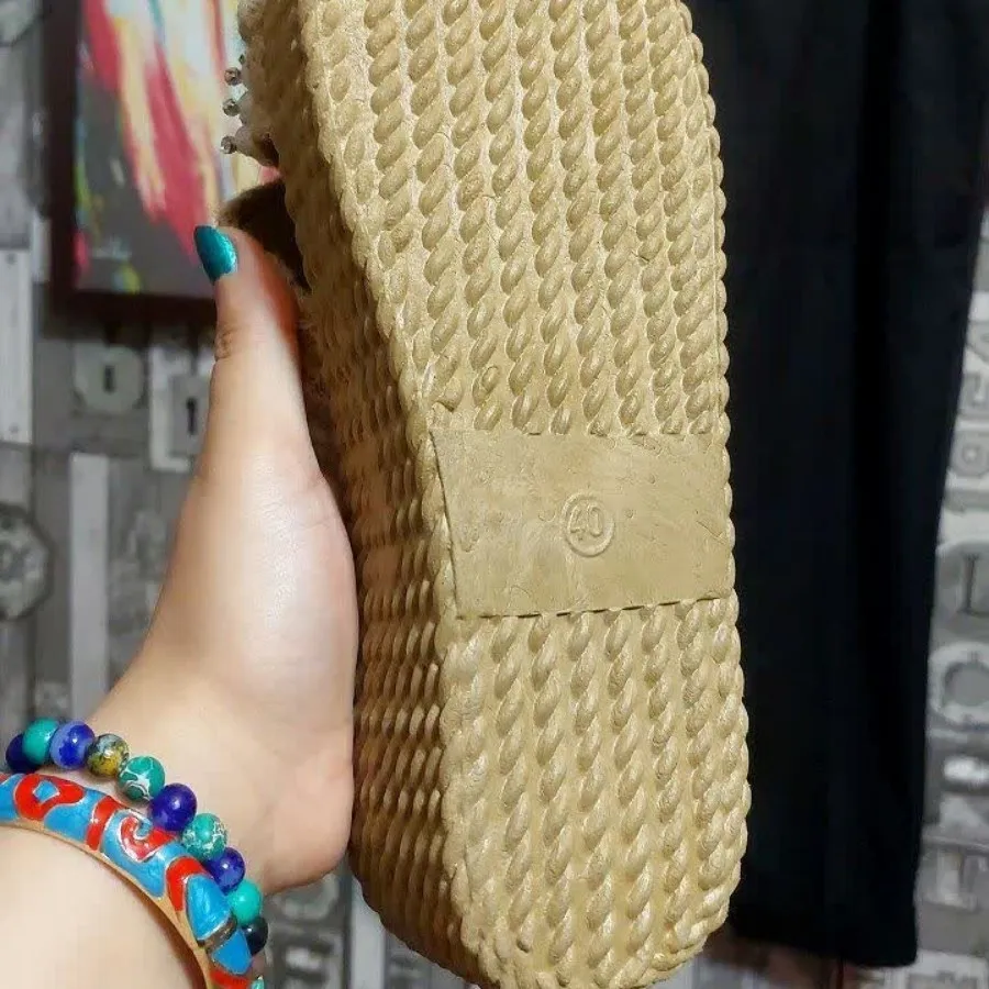 صندل مجلسی کنفی
مروارید