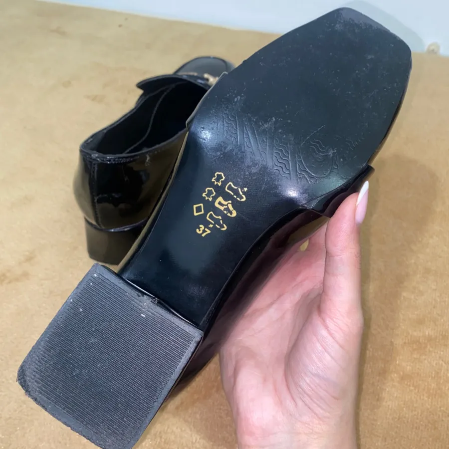 کفش پاشنه پهن