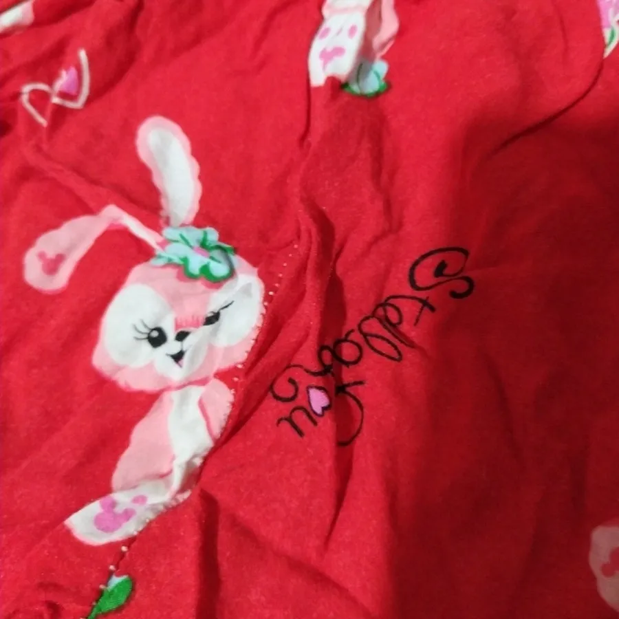 شلوارک تمام نخ دخترونه?