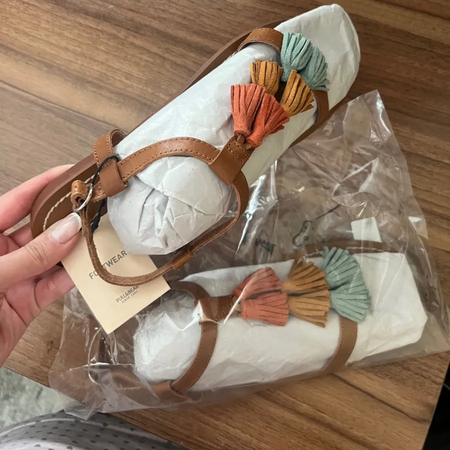 صندل پول اند بیر اسپانیا