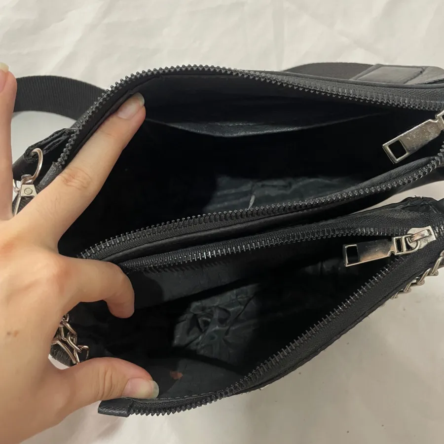 کیف دوشی برند Prada