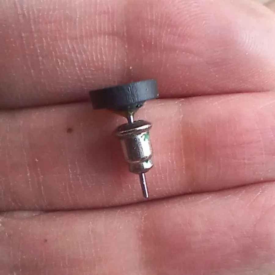 گوشواره میخی A