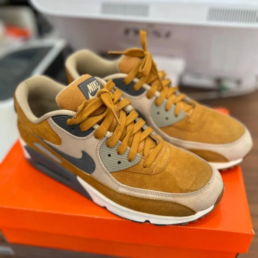 کفش ورزشی نایکی