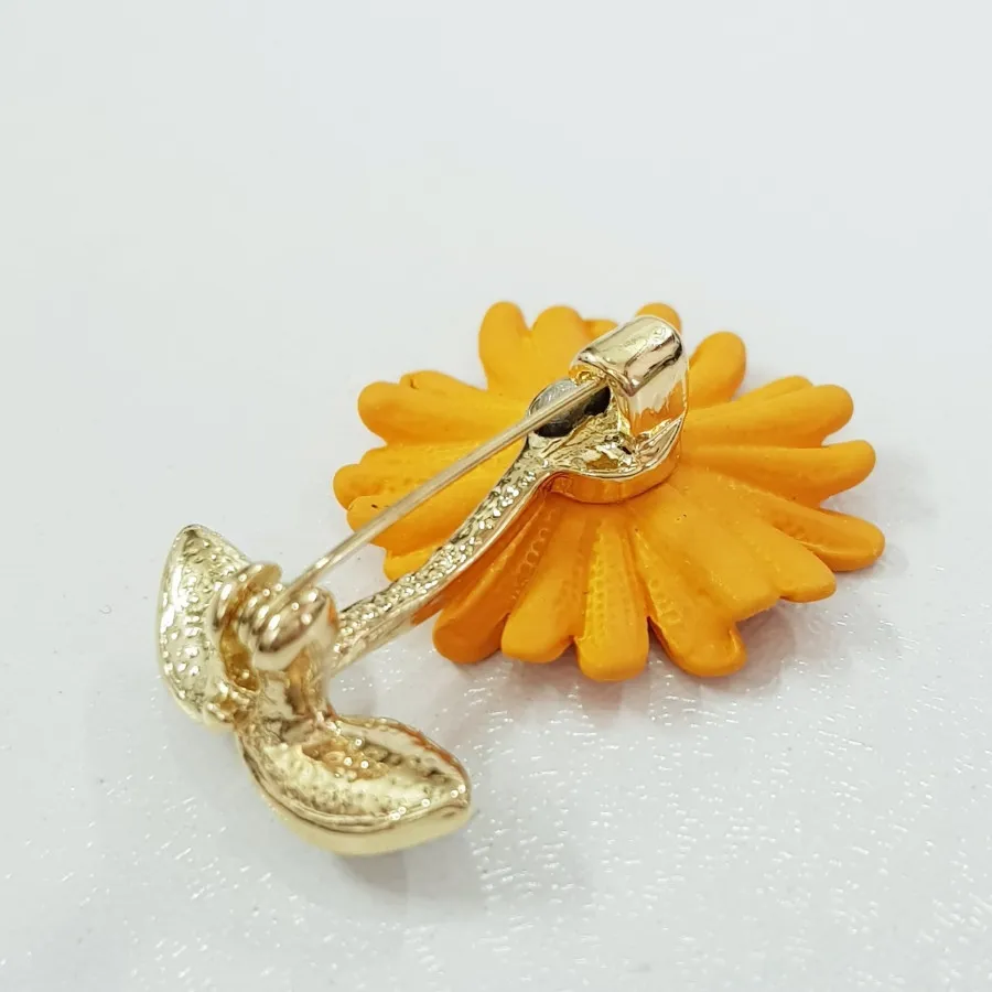 گل سینه طرح گل آفتابگردان