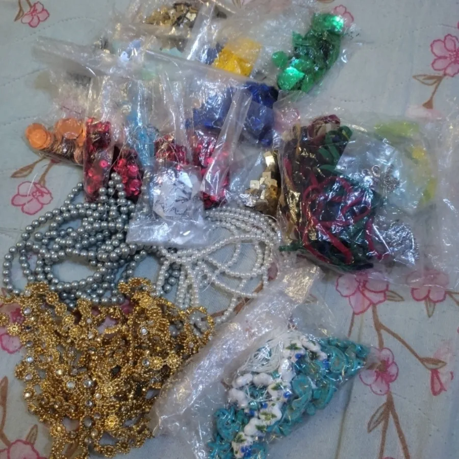 پک گلدوزی و کاردستی