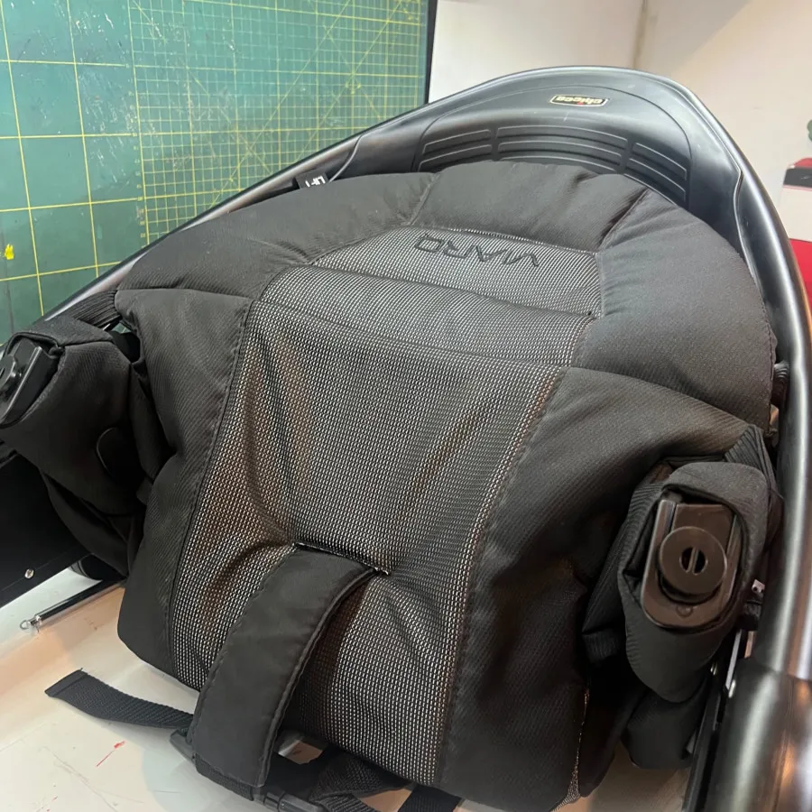 کالسکه و کریرر chicco