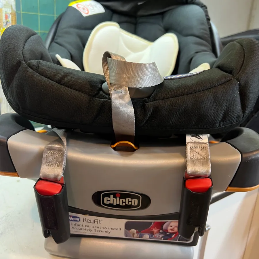 کالسکه و کریرر chicco