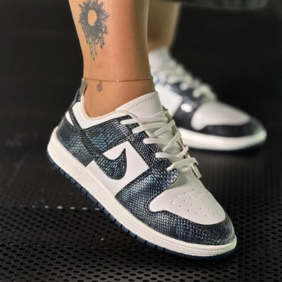 کفش کتونی نایک شیک