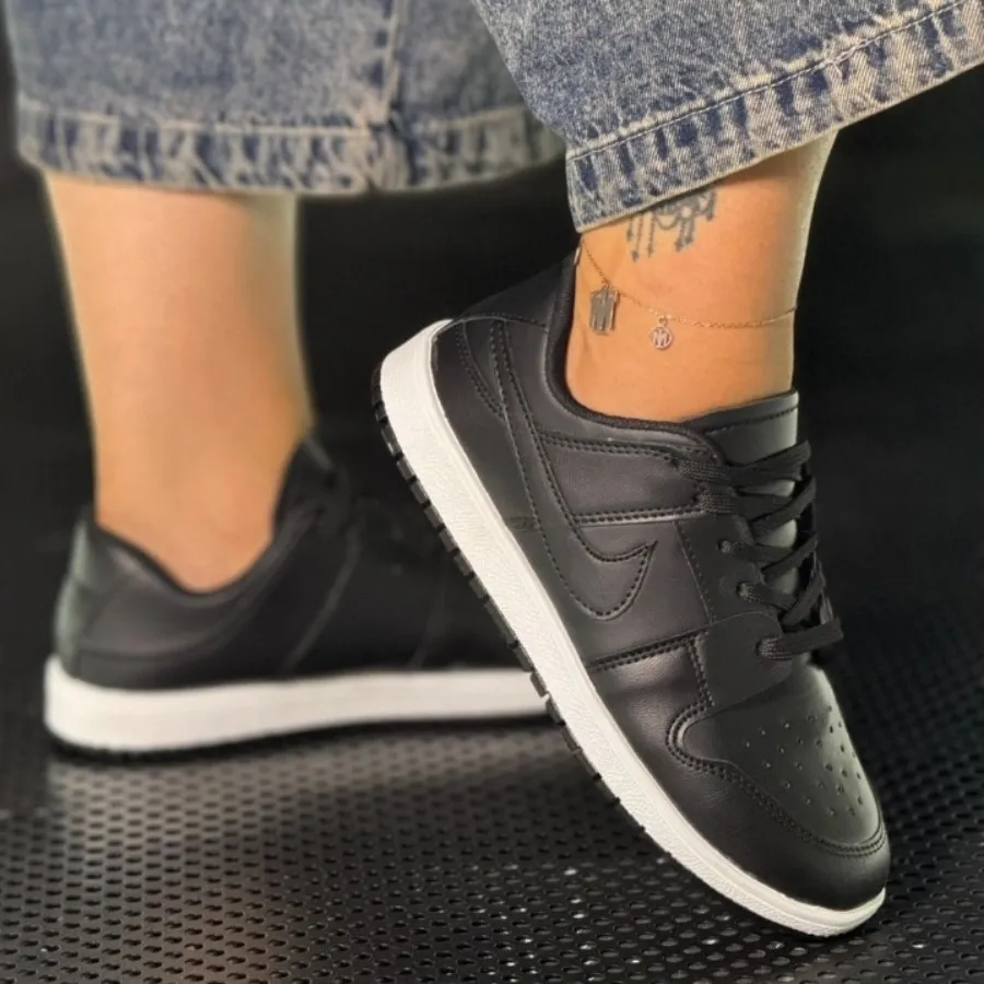 کفش کتانی نایک شیک