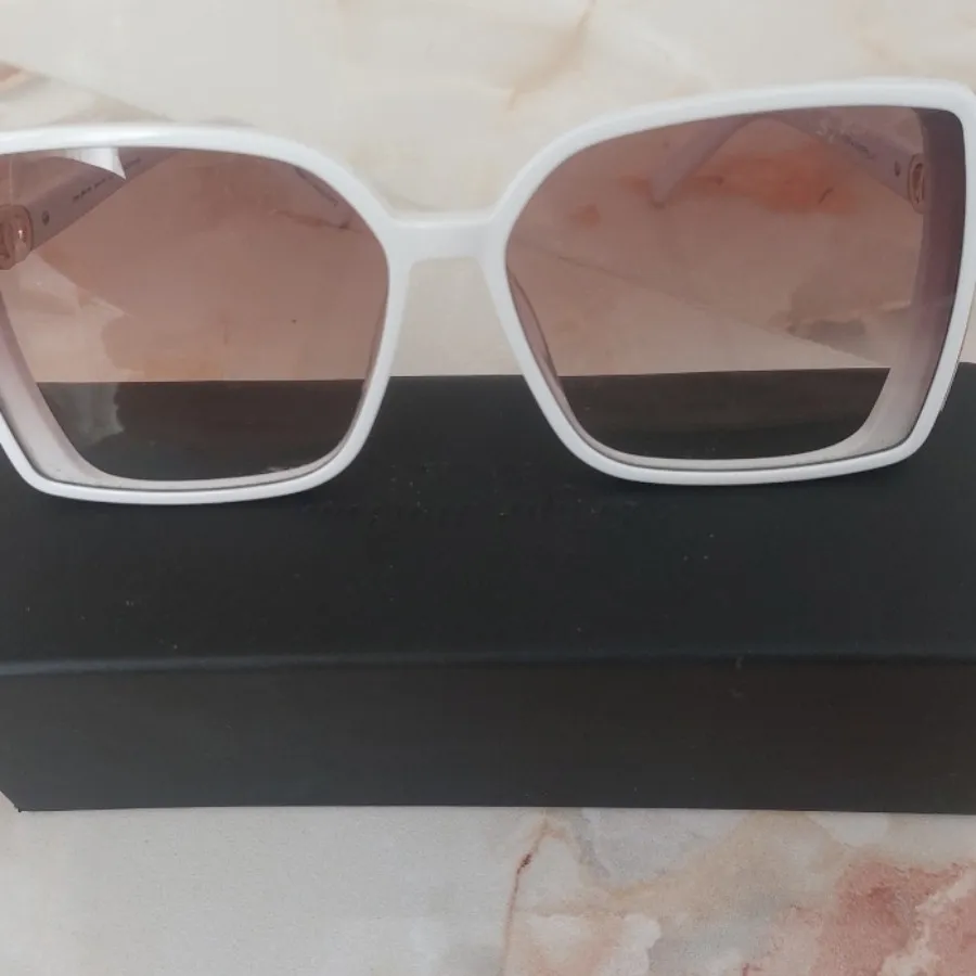 عینک آفتابی