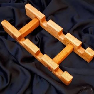 استند چوبی