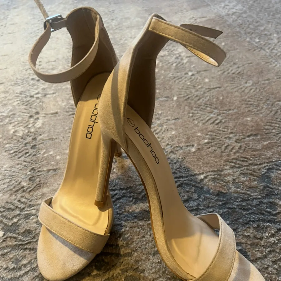 کفش پاشنه مارک boohoo