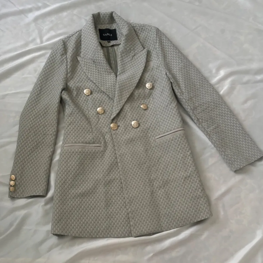 مانتو ژاکارد