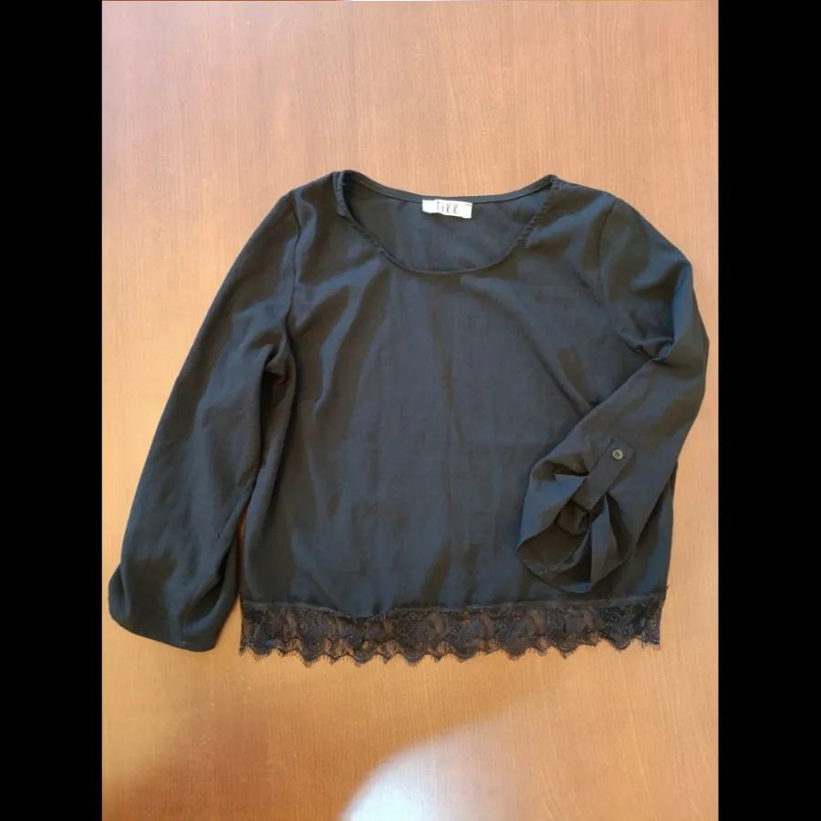 کراپ مشکی و سفید