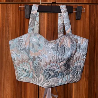 نیم تنه جذاب