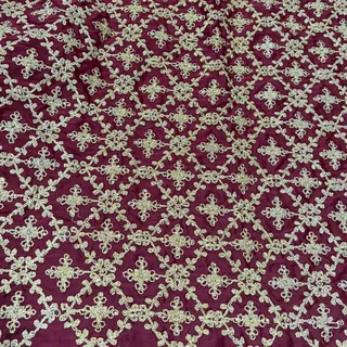 پارچه ساتن سوزن دوزی زرشک