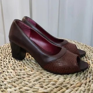 کفش پاشنه بلند