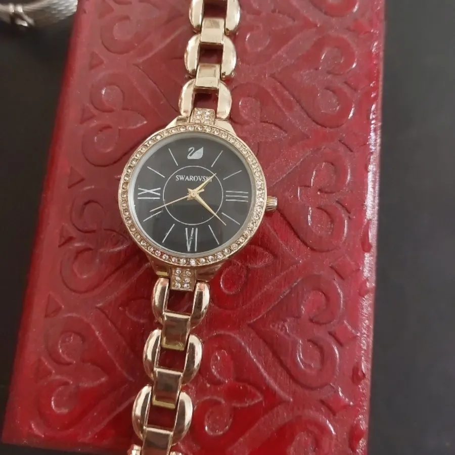 ساعت سواروسکی