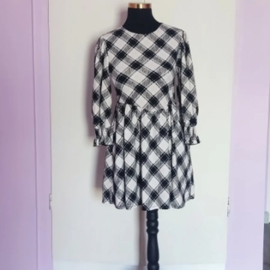 مینی چهار خونه سفید مشکی