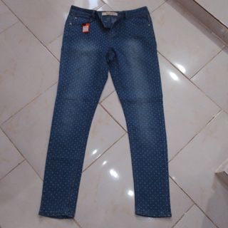 شلوار جین skinny