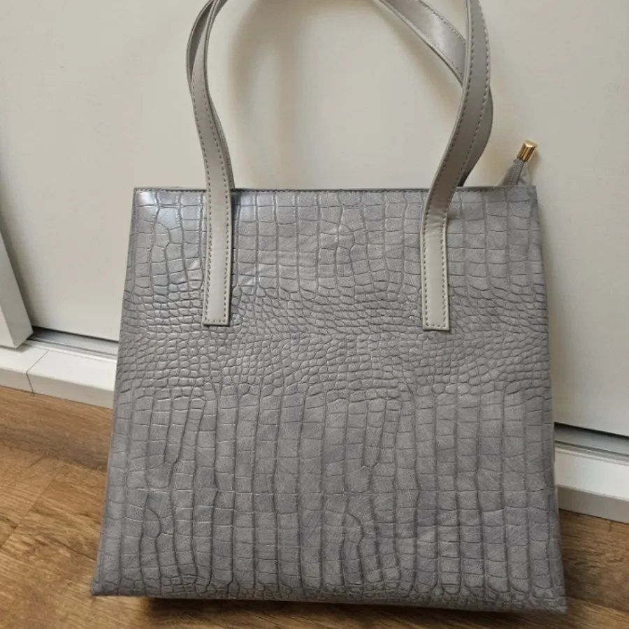 تت بگ طوسی پوست ماری