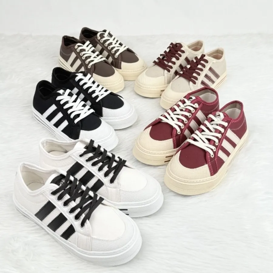 کفش کتانی جدید