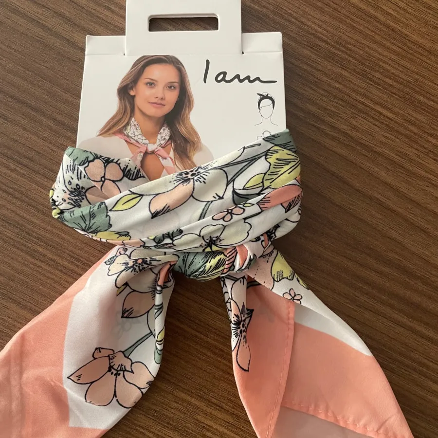 اسکارف برند iam