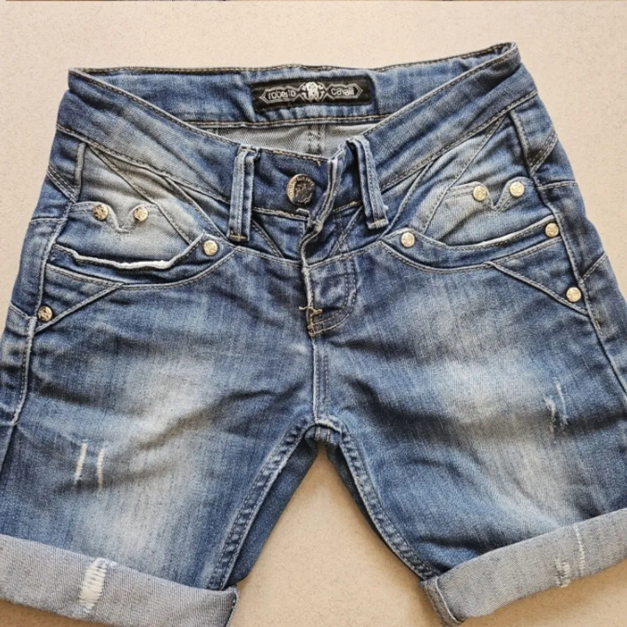 شلوارک زنانه