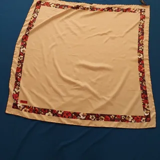 روسری ساتن