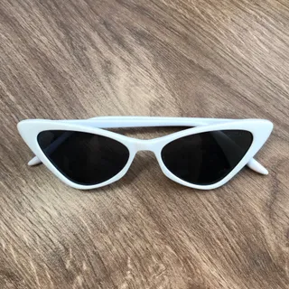 عینک آفتابی گربه ای