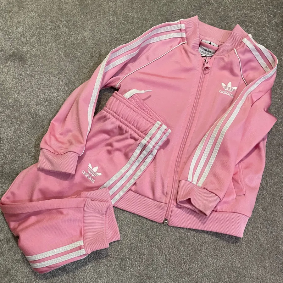 کاپشن شلوار ادیداس