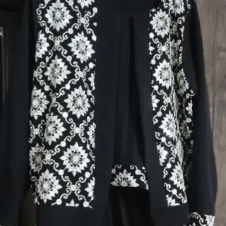 کت و دامن سوزن دوزی .دامن