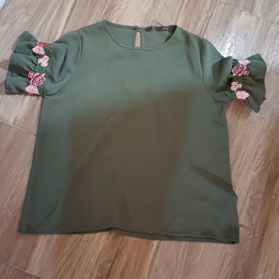 شومیز گل برجسته