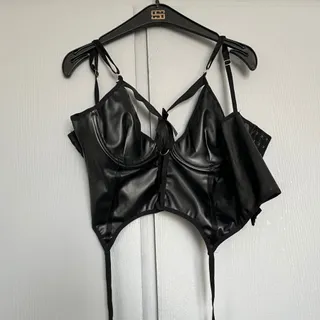 کاستوم‌زنانه