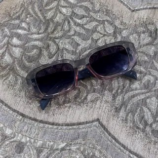 عینک افتابی پرادا