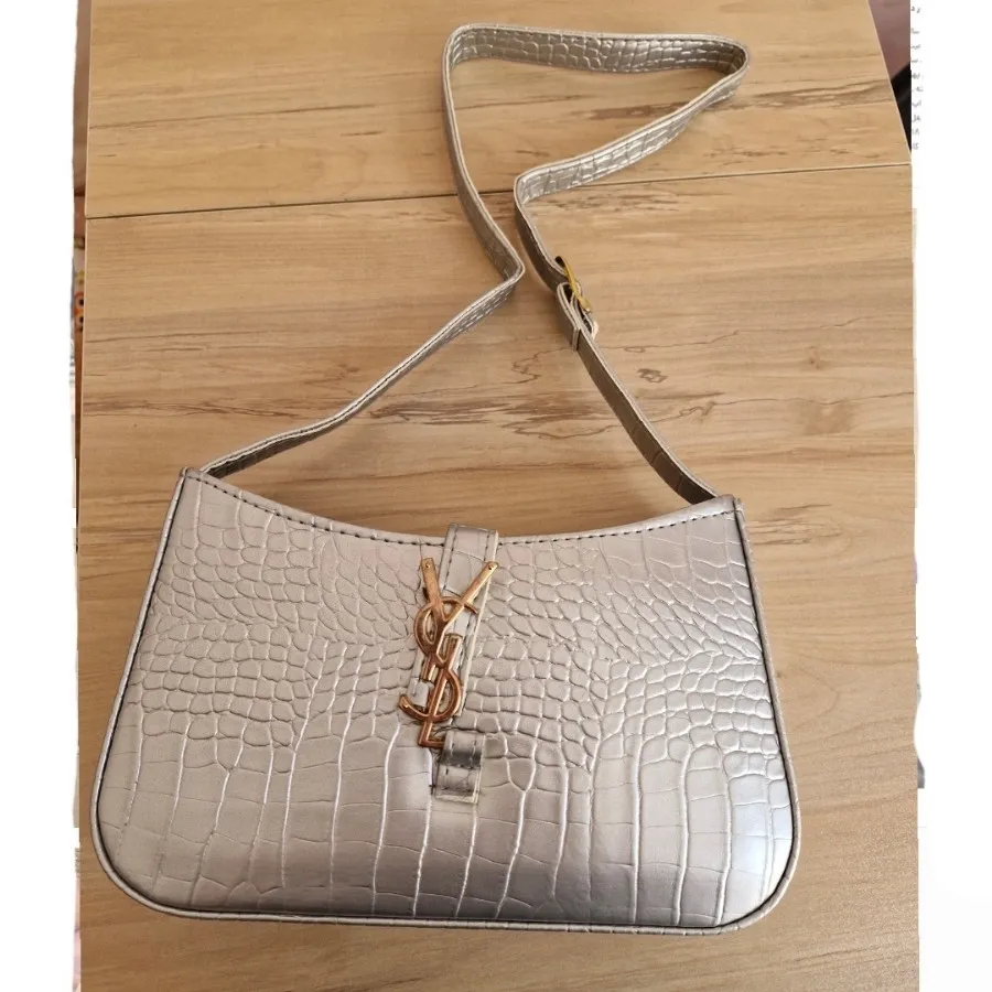 کیف رودوشی نقره ای