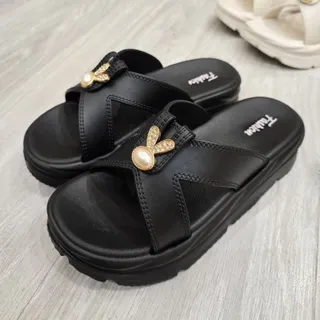 دمپایی جدید