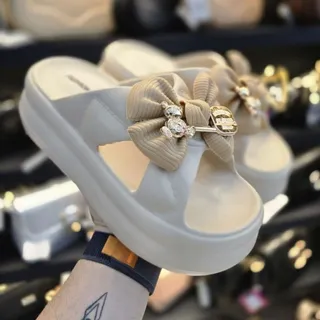 دمپایی جدید