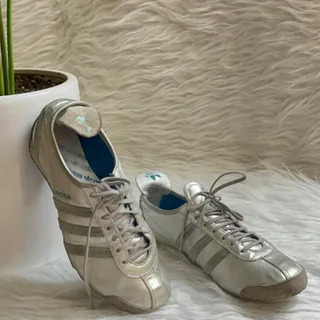 اسنیکرز adidas سایز 37