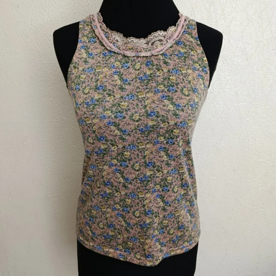 تاپ گل دار خنک