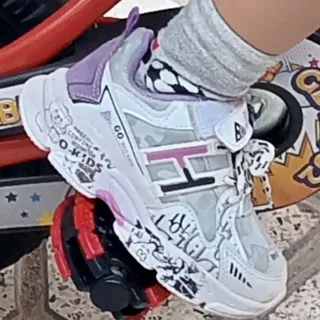 کفش و شلوار