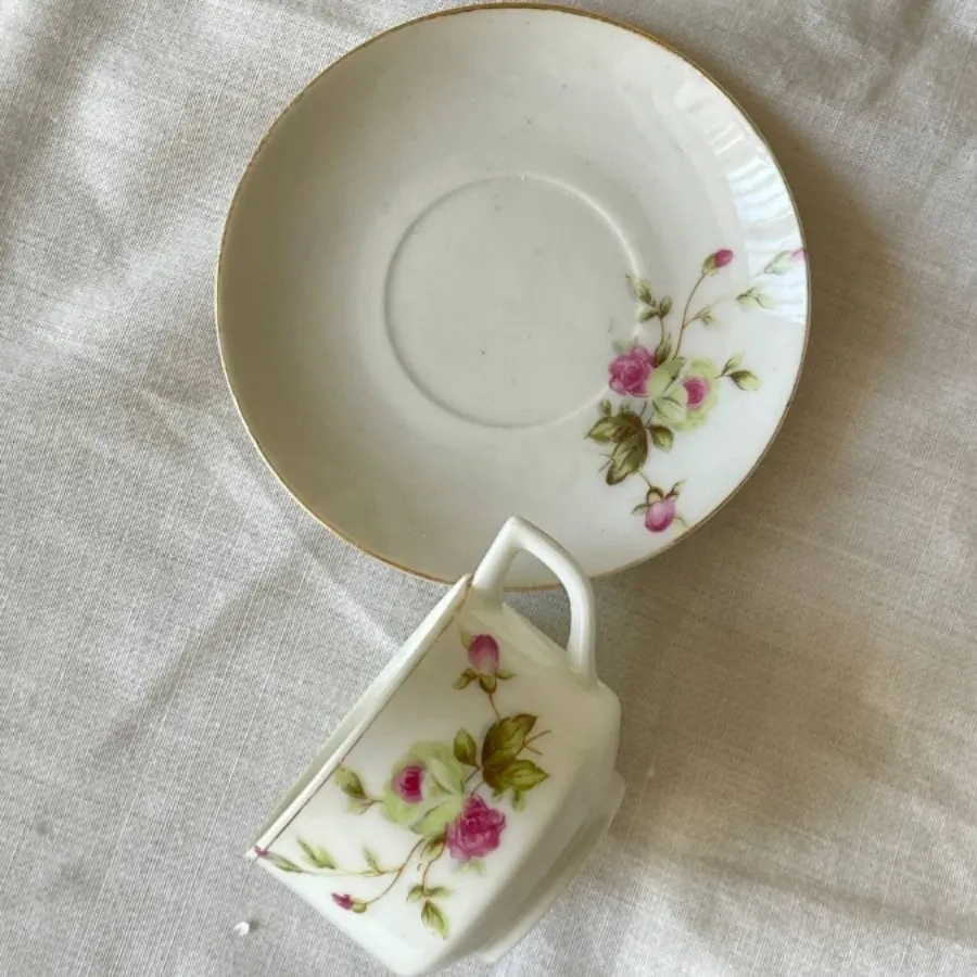 موکاخوری گلسرخی باکس